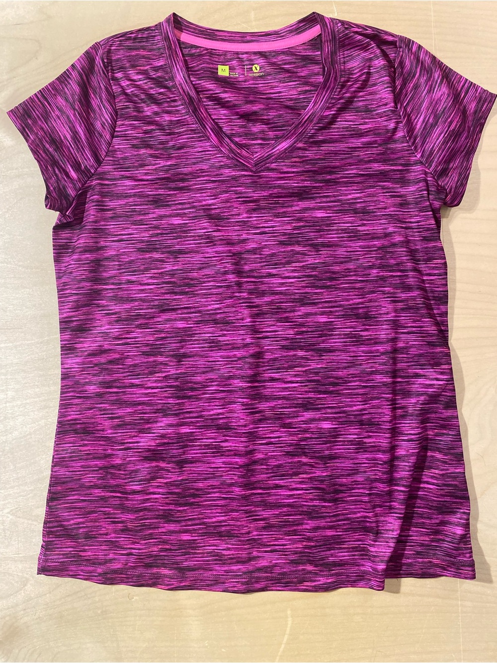 Xersion Women's Short Sleeve V-Neck Tee in Magenta Space-Dye Medium (SH) - Picture 3 of 6